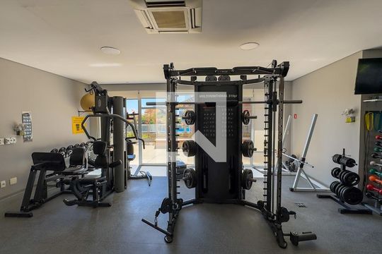 Venda de apartamento mobiliado, 2 quartos, varanda gourmet, piscina no condomínio. — Academia