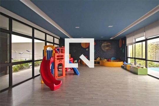 Venda de apartamento mobiliado, 2 quartos, varanda gourmet, piscina no condomínio. — Brinquedoteca