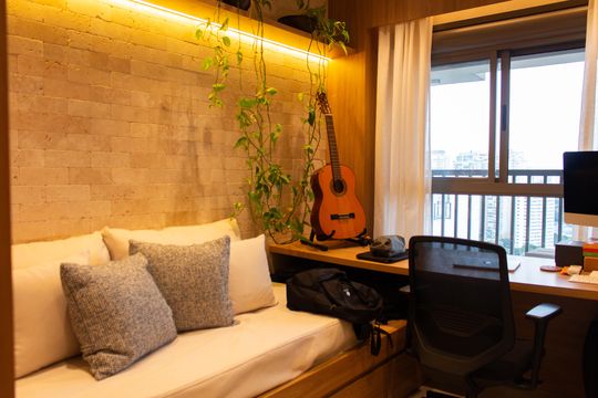 Apartamento mobiliado no Itaim Bibi com 2 suítes e varanda. Ideal para compra. — Quarto