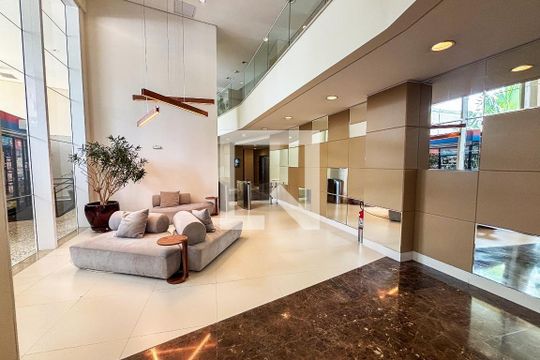 Venda de apartamento mobiliado em Pinheiros com 2 quartos, 1 suíte e varanda. — hall de entrada