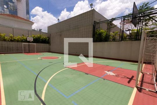 Venda de apartamento mobiliado em Pinheiros com 2 quartos, 1 suíte e varanda. — Quadra