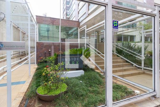 Apartamento à venda, com 234 m², 4 quartos e 4 vagas — Portaria
