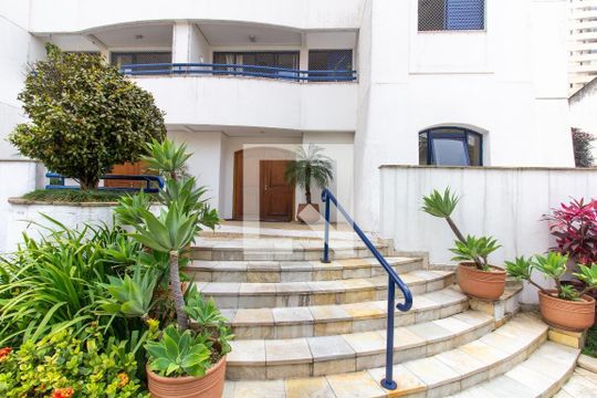 Apartamento à venda, com 210 m², 4 quartos e 2 vagas — Hall de entrada