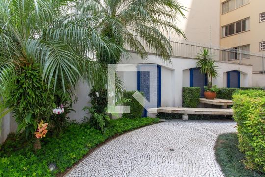 Apartamento à venda, com 210 m², 4 quartos e 2 vagas — Área comum