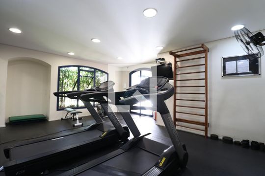 Apartamento à venda, com 210 m², 4 quartos e 2 vagas — Academia