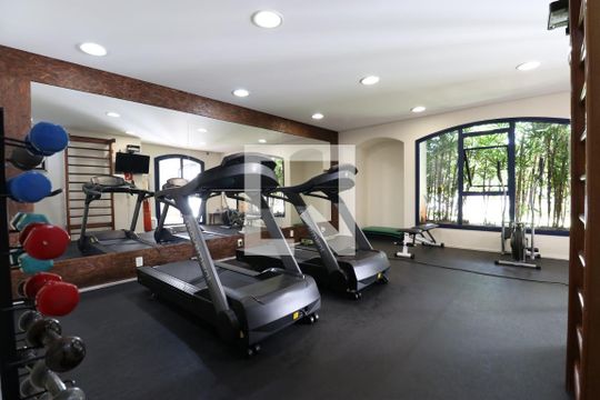 Apartamento à venda, com 210 m², 4 quartos e 2 vagas — Academia