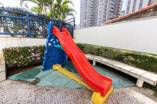 Apartamento à venda, com 210 m², 4 quartos e 2 vagas — Playground