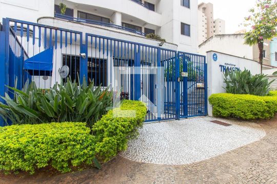 Apartamento à venda, com 210 m², 4 quartos e 2 vagas — Fachada