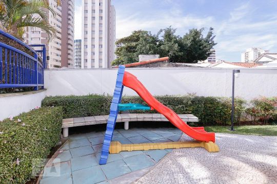 Apartamento à venda, com 210 m², 4 quartos e 2 vagas — Playground