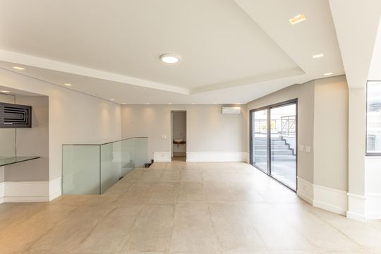 Comprar apartamento no Itaim Bibi: 3 quartos, piscina, churrasqueira e quintal. — Sala 2