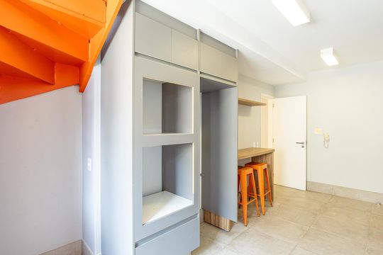 Comprar apartamento no Itaim Bibi: 3 quartos, piscina, churrasqueira e quintal. — Cozinha
