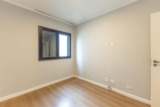 Comprar apartamento no Itaim Bibi: 3 quartos, piscina, churrasqueira e quintal. — Quarto 2