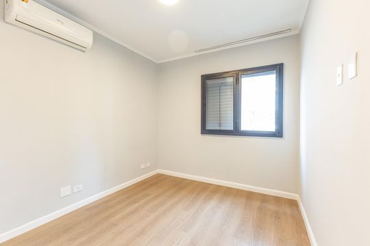 Comprar apartamento no Itaim Bibi: 3 quartos, piscina, churrasqueira e quintal. — Quarto 2