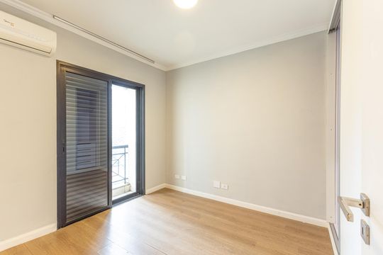 Comprar apartamento no Itaim Bibi: 3 quartos, piscina, churrasqueira e quintal. — Quarto 1