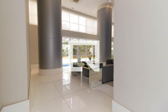 Apartamento à venda, com 155 m², 3 quartos e 2 vagas — Hall social