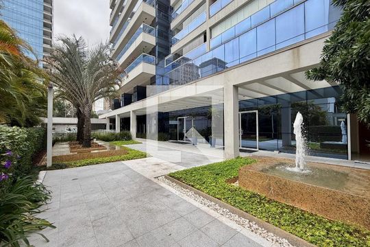 Apartamento à venda, com 155 m², 3 quartos e 2 vagas — Entrada