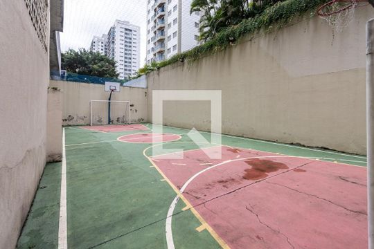 Venda de apartamento com 3 suítes, closet, piscina, churrasqueira, academia, mobiliado, aceita pets. — Quadra Esportiva
