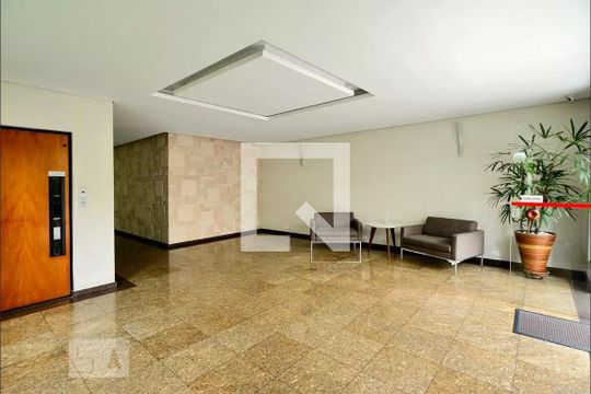 Venda de apartamento com 3 suítes, closet, piscina, churrasqueira, academia, mobiliado, aceita pets. — Hall de entrada