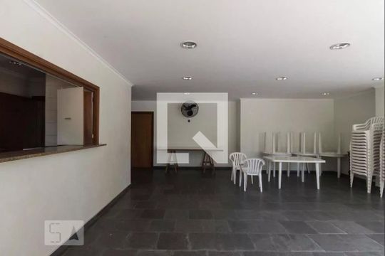 Venda de apartamento com 3 suítes, closet, piscina, churrasqueira, academia, mobiliado, aceita pets. — Salão de Festas