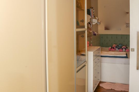Comprar apartamento com 3 quartos, varanda e closet. — Suíte 2