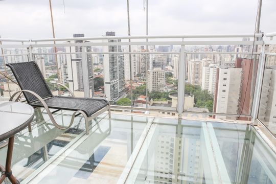 Comprar apartamento com 3 quartos, varanda e closet. — Sacada da Suíte 2