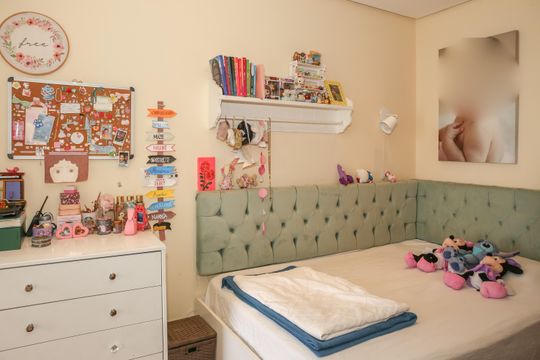 Comprar apartamento com 3 quartos, varanda e closet. — Suíte 2