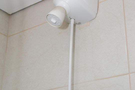 Comprar apartamento com 3 quartos, varanda e closet. — Quarto e banheiro de Serviço