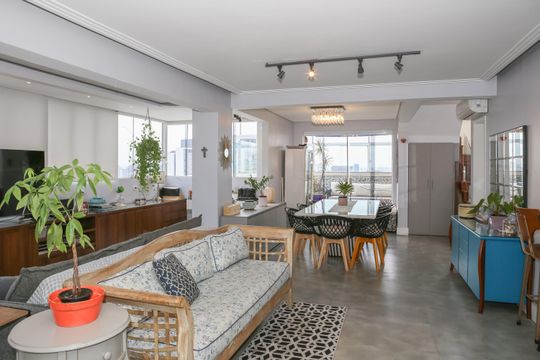 Comprar apartamento com 3 quartos, varanda e closet. — foto 1