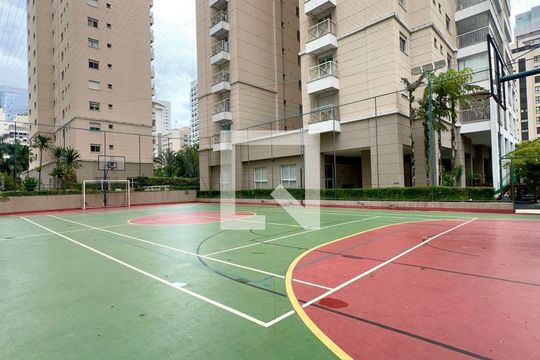 Comprar apartamento mobiliado na Vila Mariana com 3 quartos, varanda e piscina no condomínio. — Quadra
