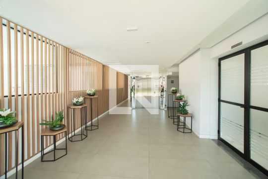 Apartamento à venda, com 178 m², 3 quartos e 2 vagas — Hall social