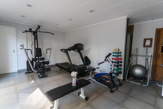 Apartamento à venda, com 170 m², 4 quartos e 2 vagas — Academia