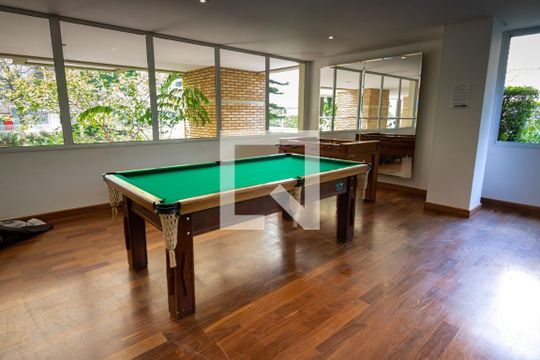 Apartamento à venda, com 183 m², 4 quartos e 4 vagas — Salão de jogos