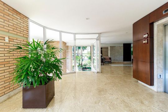Apartamento à venda, com 183 m², 4 quartos e 4 vagas — Hall Social