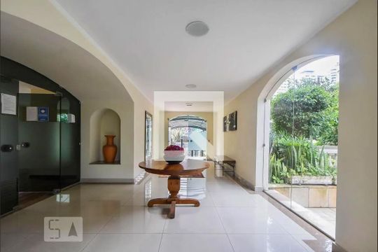 Apartamento à venda, com 191 m², 2 quartos e 3 vagas — Hall de entrada