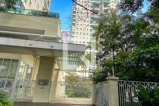 Apartamento à venda, com 200 m², 3 quartos e 3 vagas — Fachada