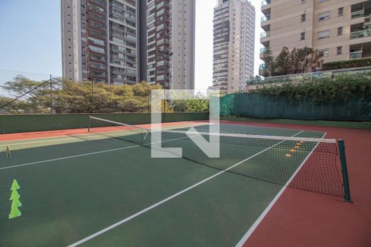 Apartamento à venda, com 200 m², 3 quartos e 3 vagas — quadra de tenis