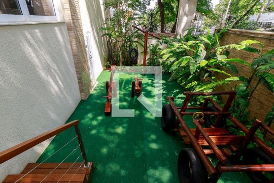 Apartamento à venda, com 263 m², 3 quartos e 4 vagas — Playground