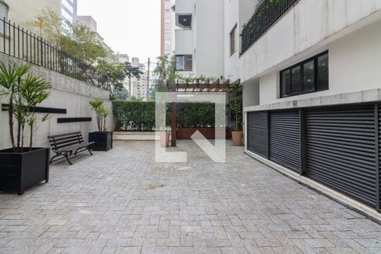 Venda de apartamento mobiliado na Vila Olímpia com 3 quartos e churrasqueira. — Área comum