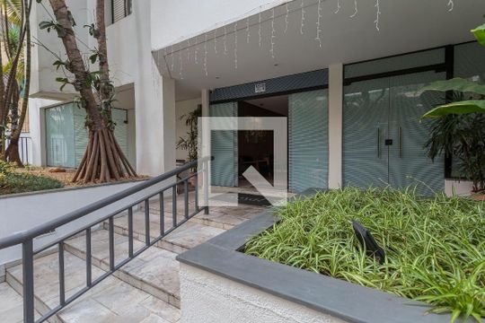 Venda de apartamento mobiliado na Vila Olímpia com 3 quartos e churrasqueira. — Fachada
