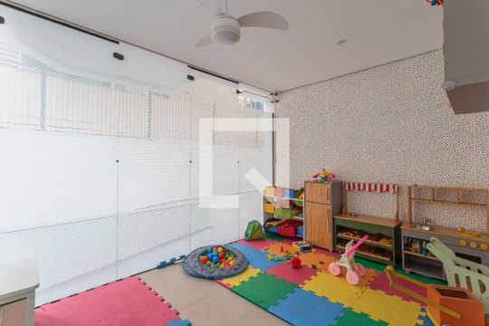 Venda de apartamento mobiliado na Vila Olímpia com 3 quartos e churrasqueira. — Brinquedoteca