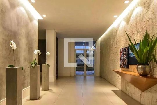 Comprar apartamento mobiliado com 2 quartos, varanda gourmet e academia no condomínio. — Hall Social