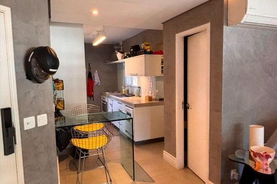 Comprar apartamento mobiliado com 2 quartos, varanda gourmet e academia no condomínio. — foto 38