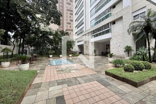 Comprar apartamento mobiliado com 2 quartos, varanda gourmet e academia no condomínio. — Entrada