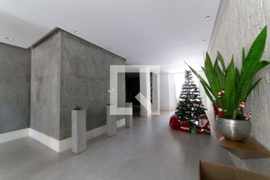 Comprar apartamento mobiliado com 2 quartos, varanda gourmet e academia no condomínio. — Hall