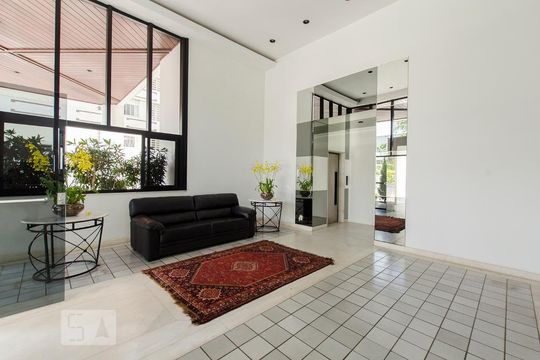 Apartamento à venda, com 169 m², 3 quartos e 2 vagas — Hall social