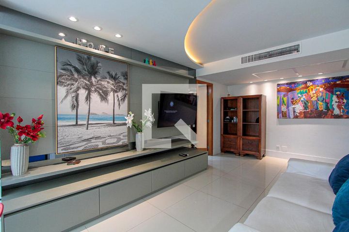 Next, 2 quartos, 105 m²
