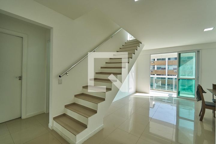 Rua Martins Pena, 16