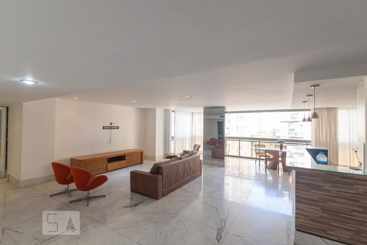 Next, 1 quarto, 200 m²