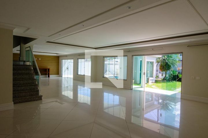 Montain Green, 6 quartos, 600 m²