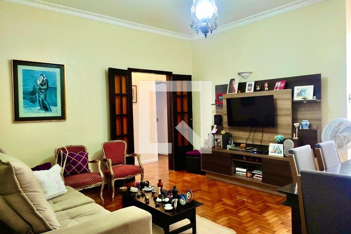 Rua Siqueira Campos, 241